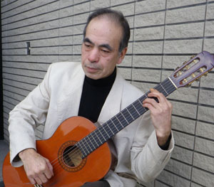 Kokichi Akasaka, guitarra
