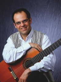Ampliar foto de André Simony Ampliar foto de André Simony
